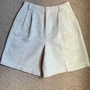 Liz Claiborne size 6 P tan linen shorts